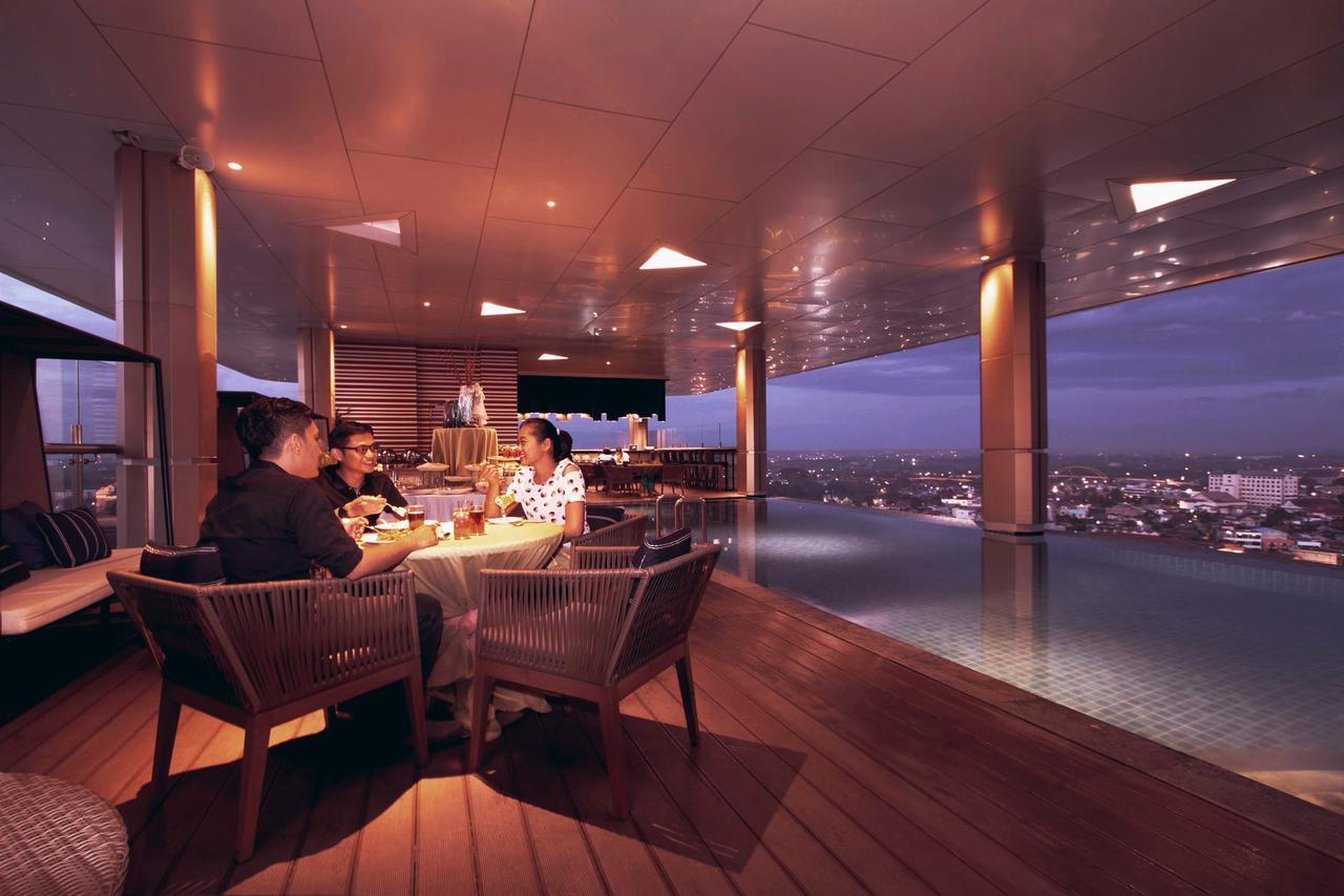 Fox Hotel Pekanbaru Eksteriør billede