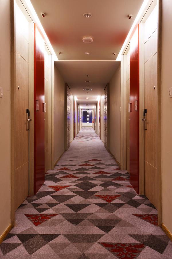 Fox Hotel Pekanbaru Eksteriør billede