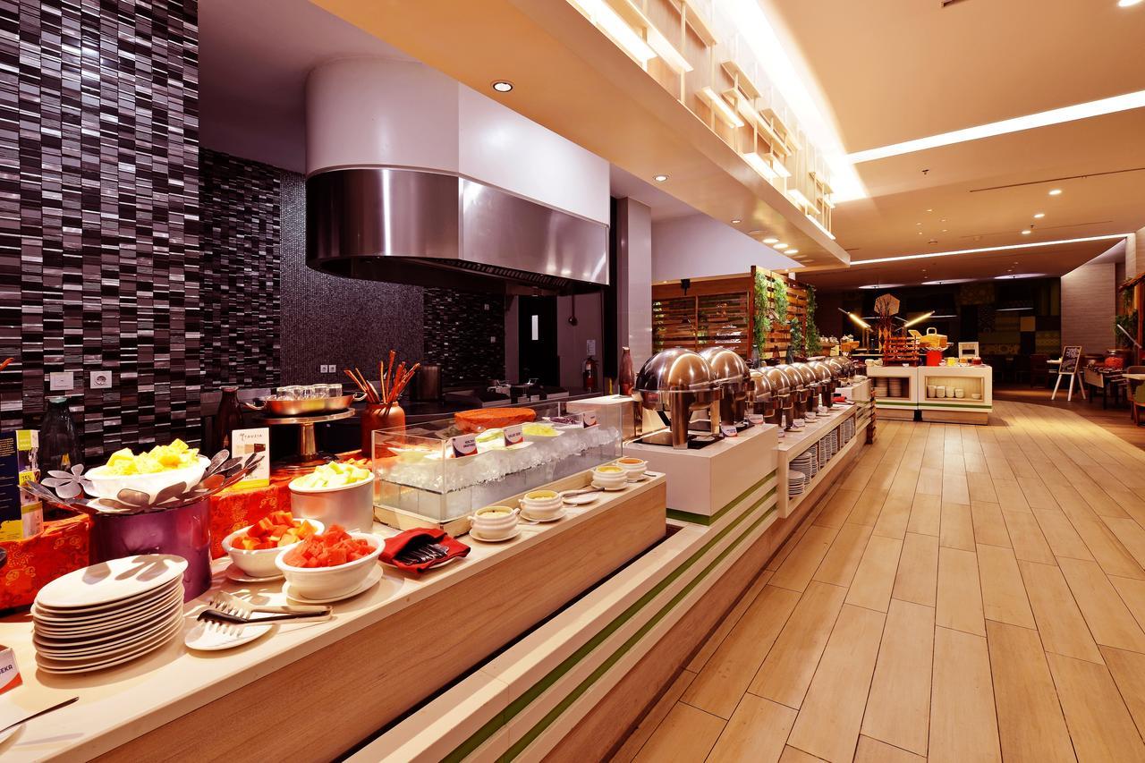 Fox Hotel Pekanbaru Eksteriør billede