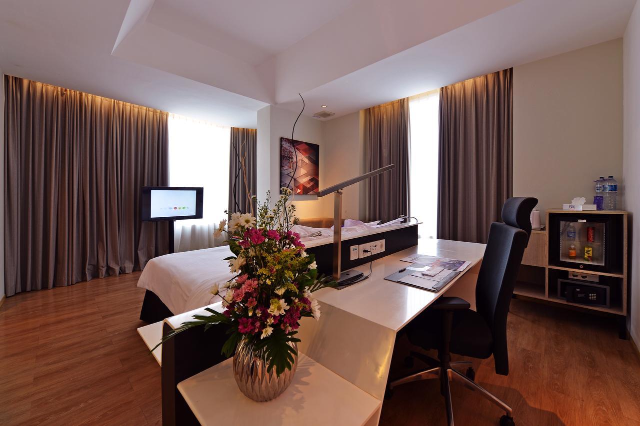 Fox Hotel Pekanbaru Eksteriør billede