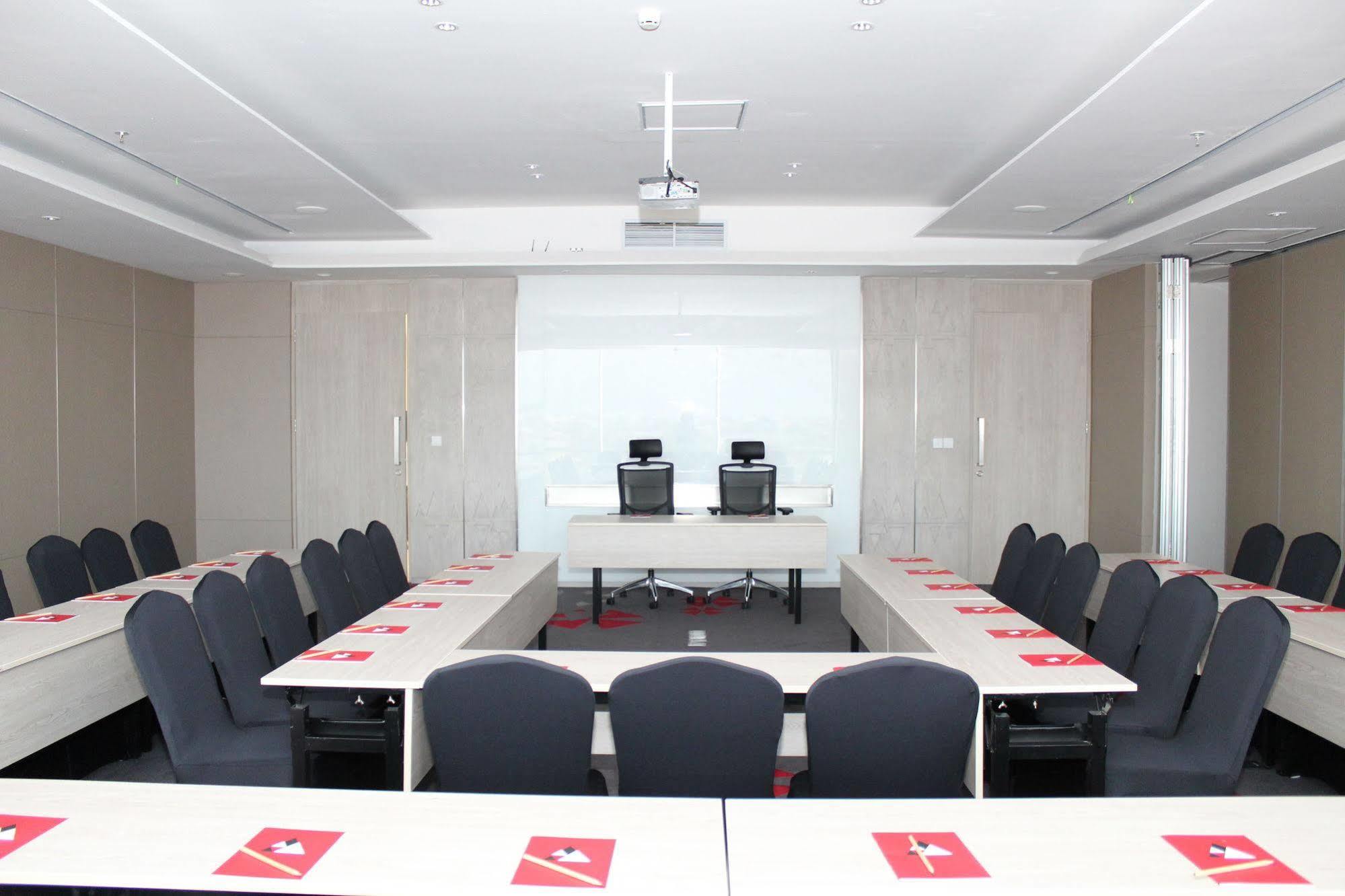 Fox Hotel Pekanbaru Eksteriør billede